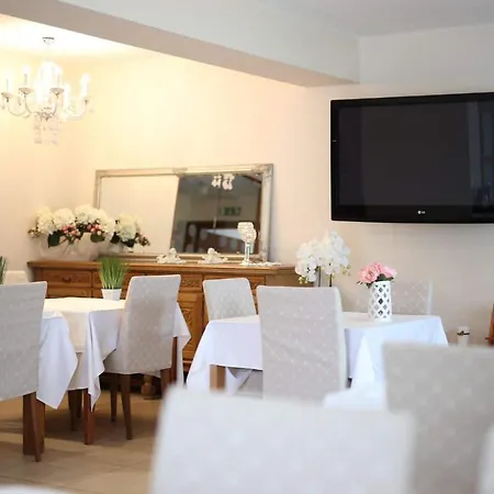 Aina Boutique Hotel 3*