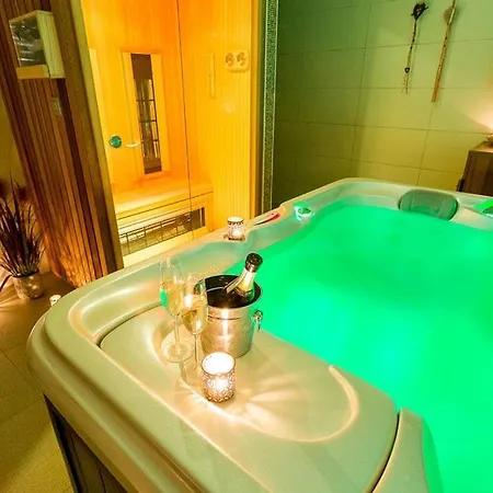 Hotel Aina Boutique 3*