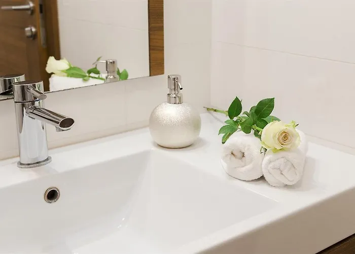 Aina Boutique Отель