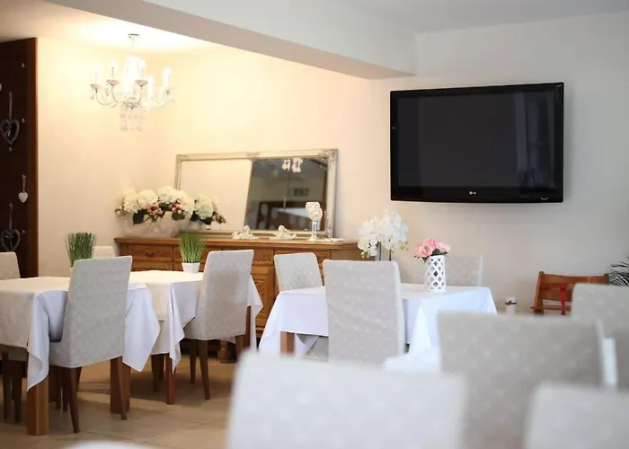 Aina Boutique Hotel 3*