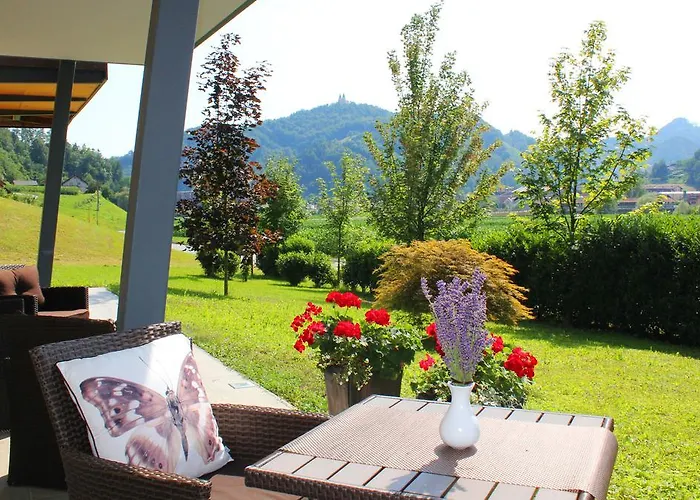 Отель Aina Boutique